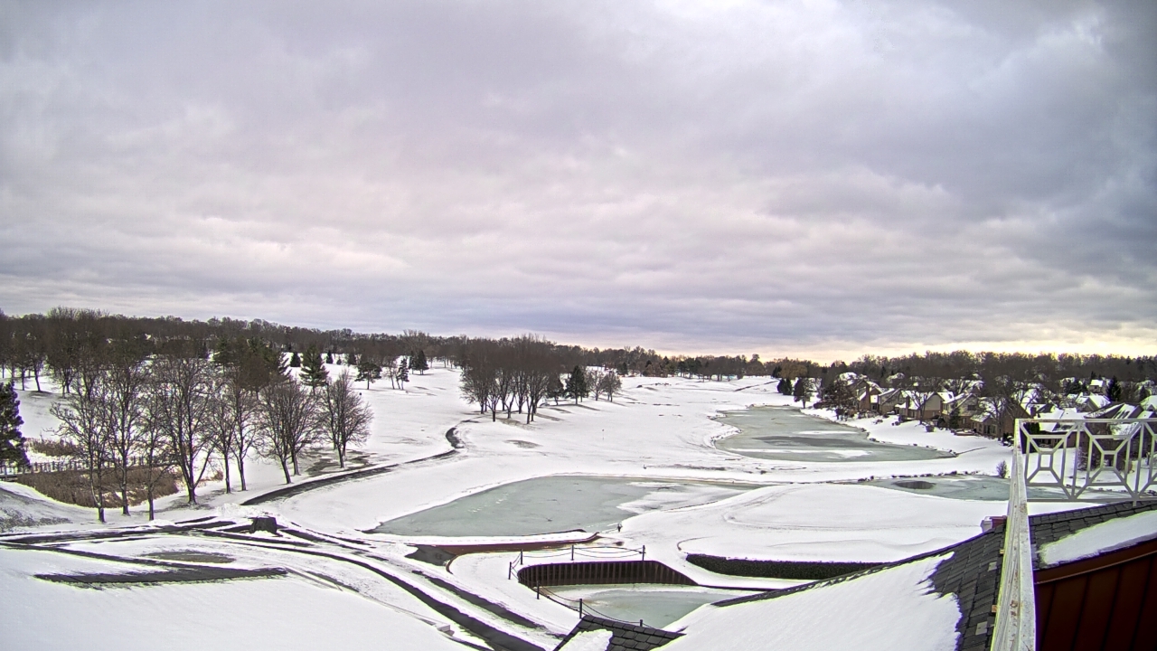 Thumbnail for current weather camera view from The Royal Fox Country Club in St. Charles, Illinois