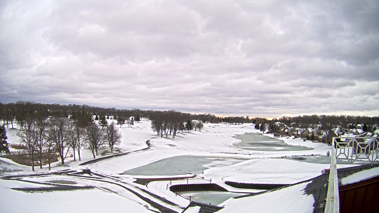 Thumbnail for current weather camera view from The Royal Fox Country Club in St. Charles, Illinois