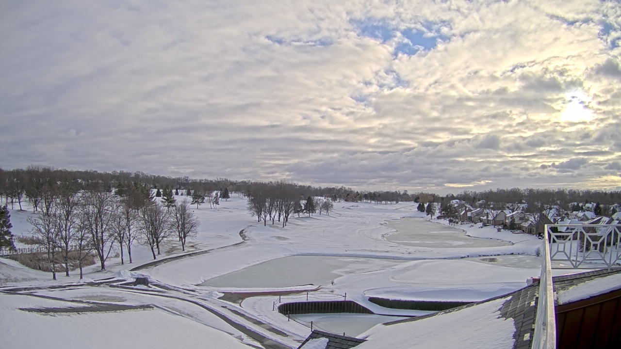 Thumbnail for current weather camera view from The Royal Fox Country Club in St. Charles, Illinois