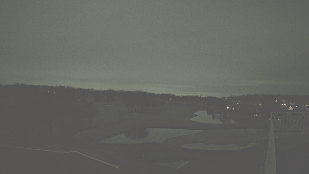 Thumbnail for current weather camera view from The Royal Fox Country Club in St. Charles, Illinois