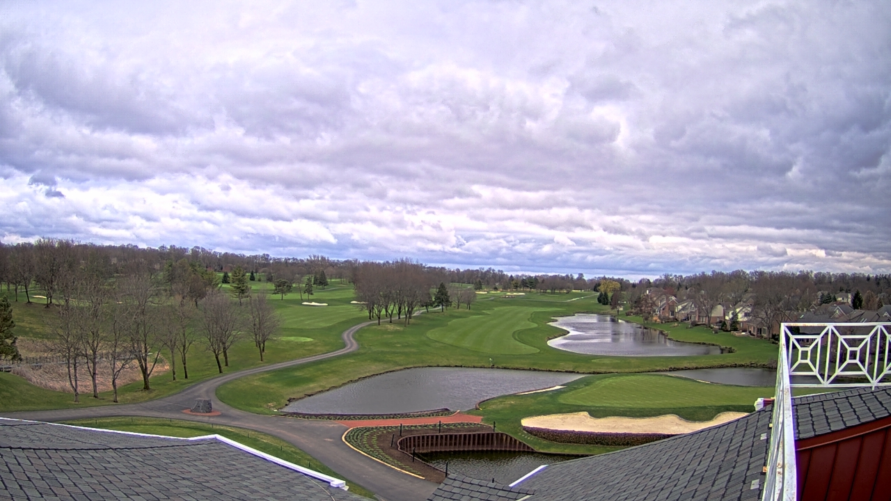 Thumbnail for current weather camera view from The Royal Fox Country Club in St. Charles, Illinois