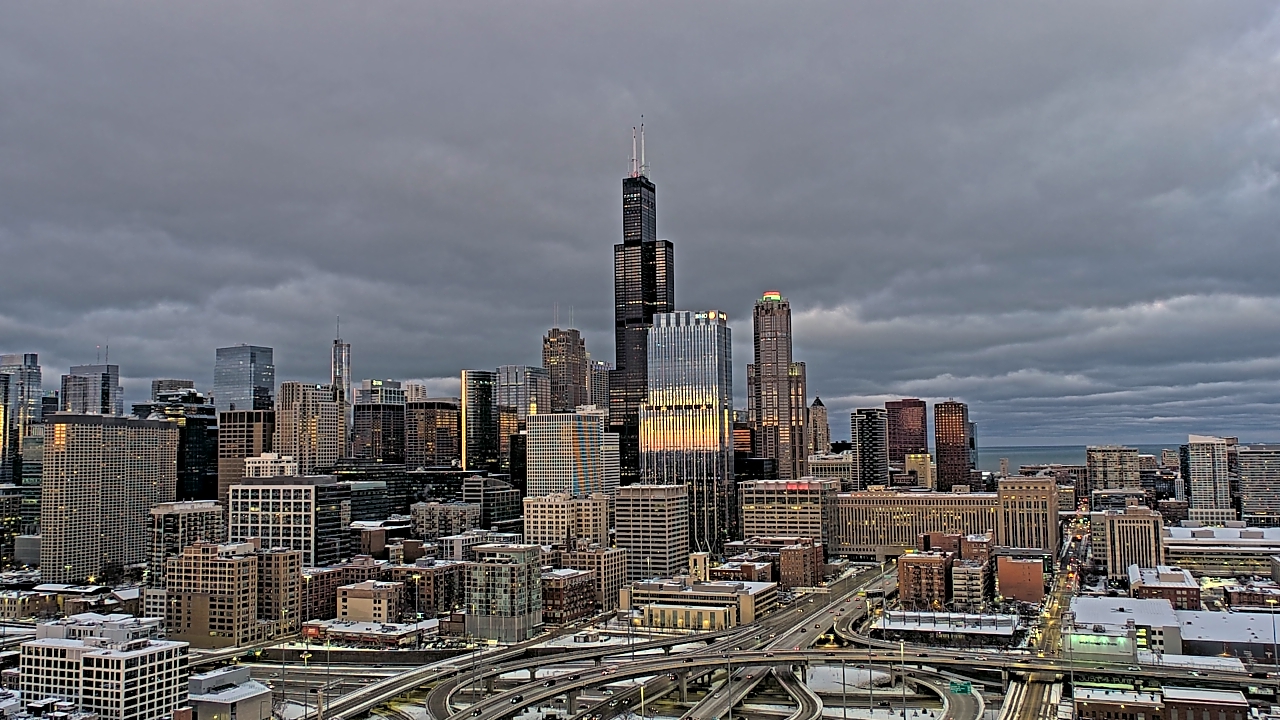 Thumbnail for current weather camera view from UIC - University of Illinois Chicago in Chicago, Illinois