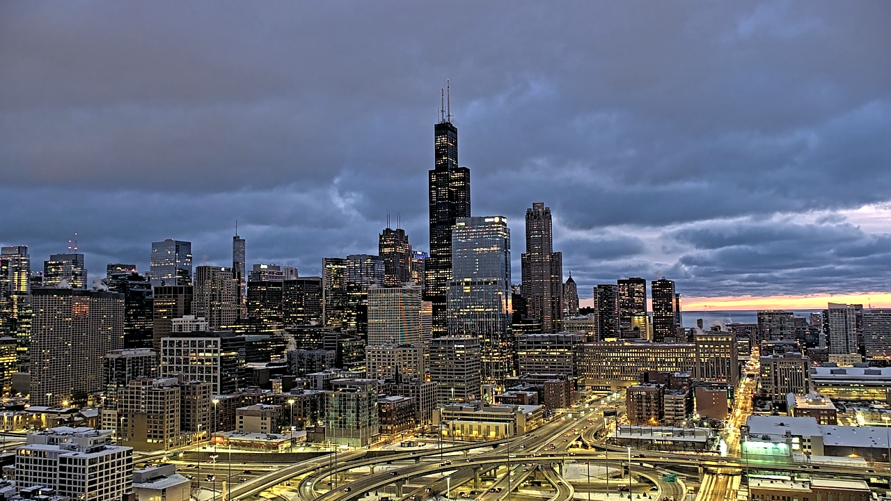 Thumbnail for current weather camera view from UIC - University of Illinois Chicago in Chicago, Illinois