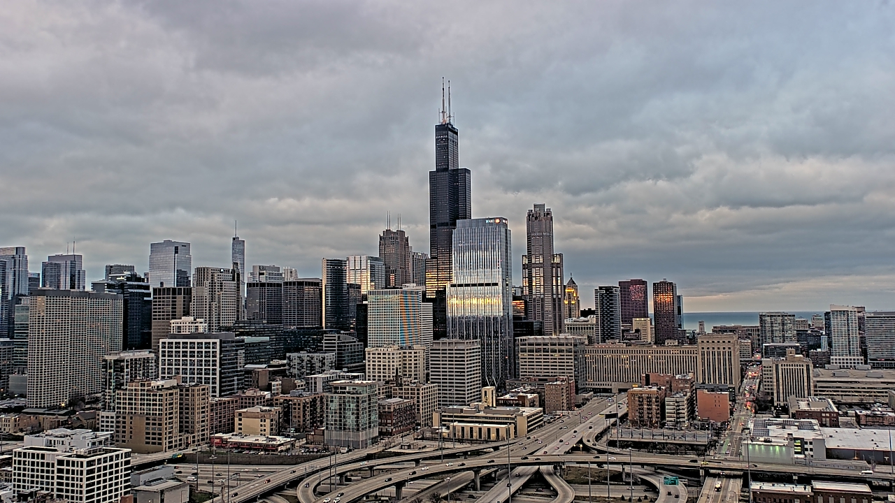 Thumbnail for current weather camera view from UIC - University of Illinois Chicago in Chicago, Illinois