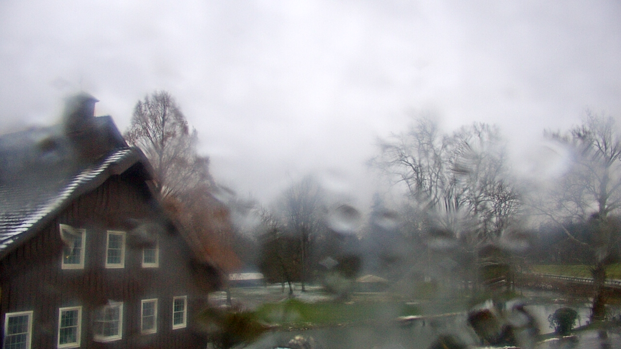 Thumbnail for current weather camera view from Velvet Ice Cream in Utica, Ohio