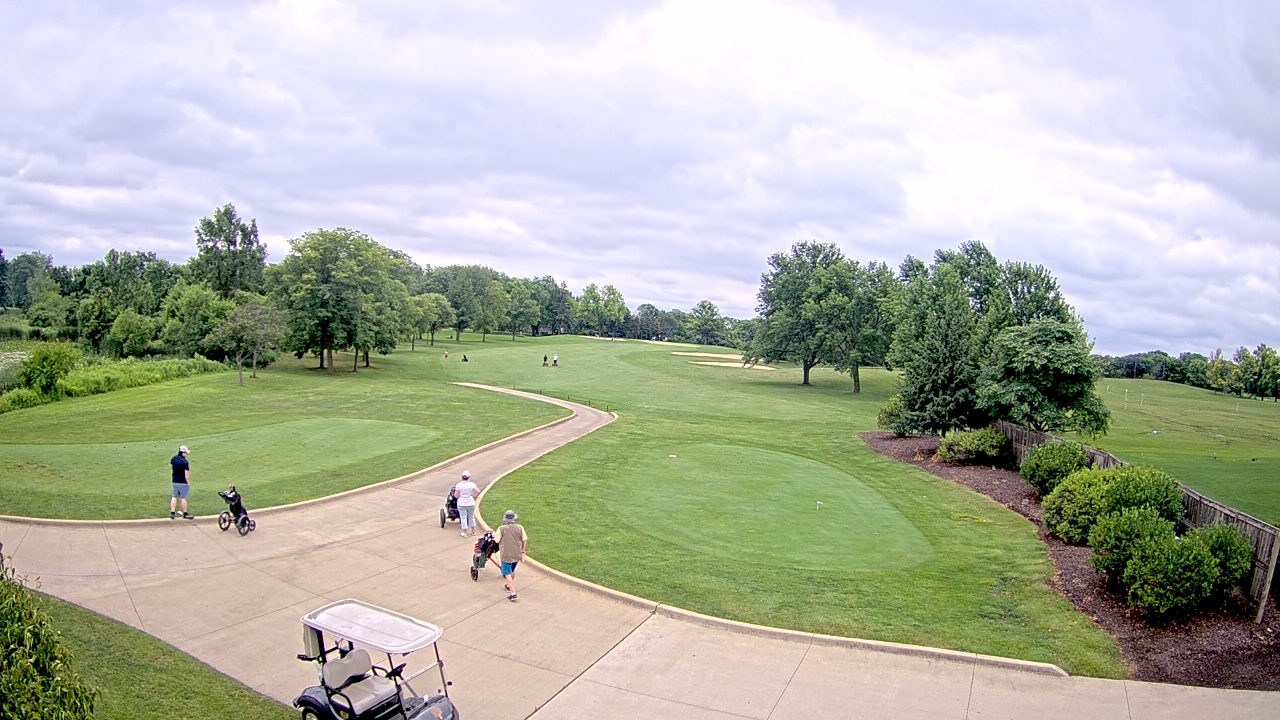 Thumbnail for current weather camera view from Village Links of Glen Ellyn in Glen Ellyn, Illinois