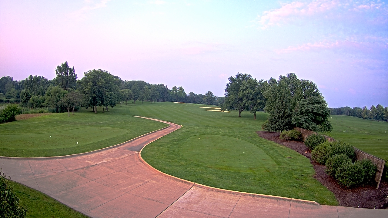 Thumbnail for current weather camera view from Village Links of Glen Ellyn in Glen Ellyn, Illinois