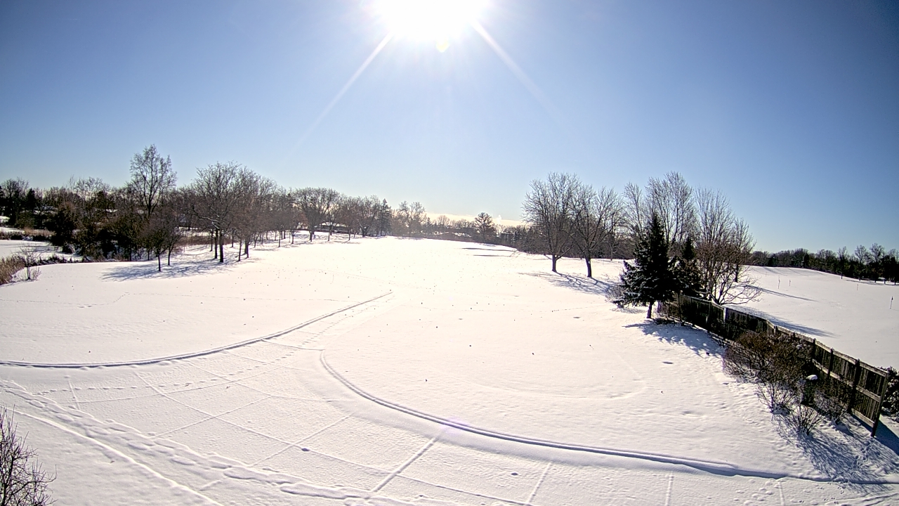 Thumbnail for current weather camera view from Village Links of Glen Ellyn in Glen Ellyn, Illinois