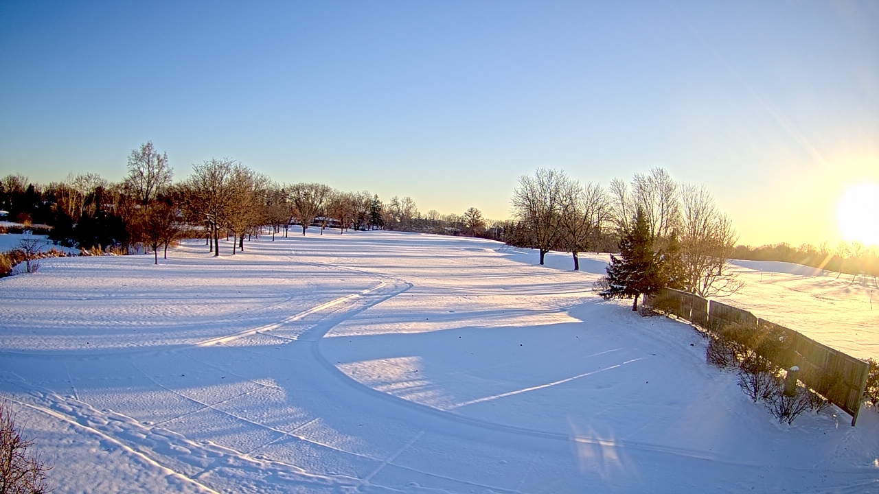 Thumbnail for current weather camera view from Village Links of Glen Ellyn in Glen Ellyn, Illinois