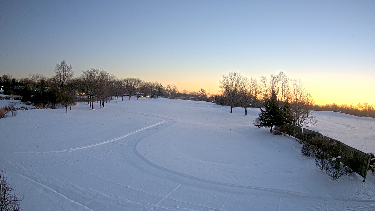 Thumbnail for current weather camera view from Village Links of Glen Ellyn in Glen Ellyn, Illinois