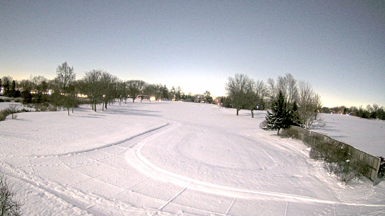 Thumbnail for current weather camera view from Village Links of Glen Ellyn in Glen Ellyn, Illinois