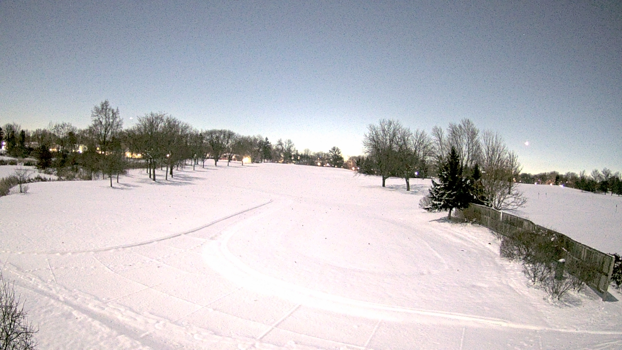 Thumbnail for current weather camera view from Village Links of Glen Ellyn in Glen Ellyn, Illinois