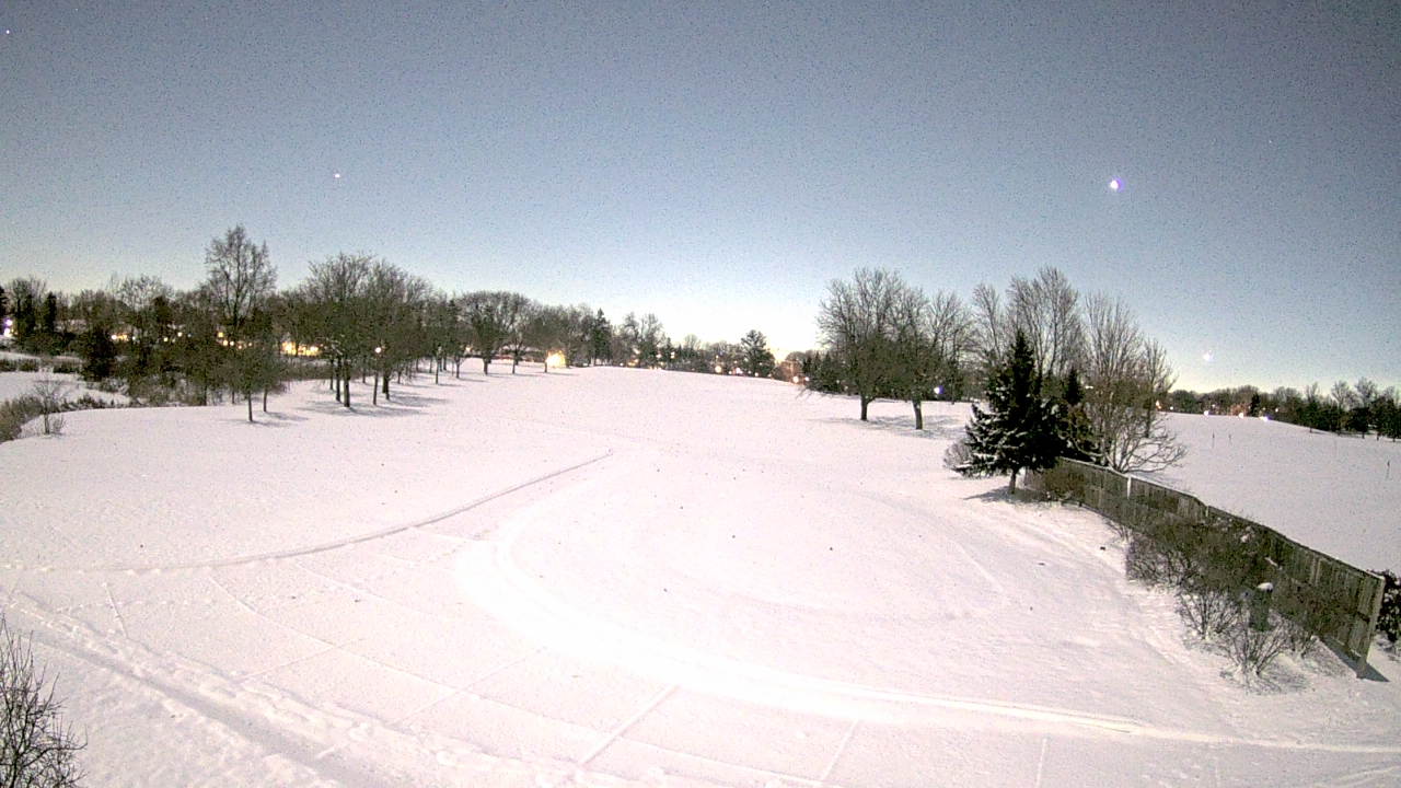 Thumbnail for current weather camera view from Village Links of Glen Ellyn in Glen Ellyn, Illinois
