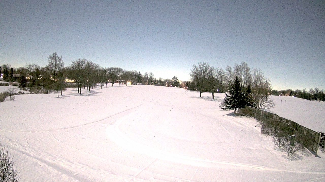 Thumbnail for current weather camera view from Village Links of Glen Ellyn in Glen Ellyn, Illinois