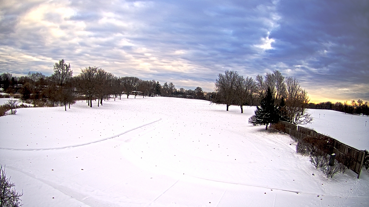 Thumbnail for current weather camera view from Village Links of Glen Ellyn in Glen Ellyn, Illinois