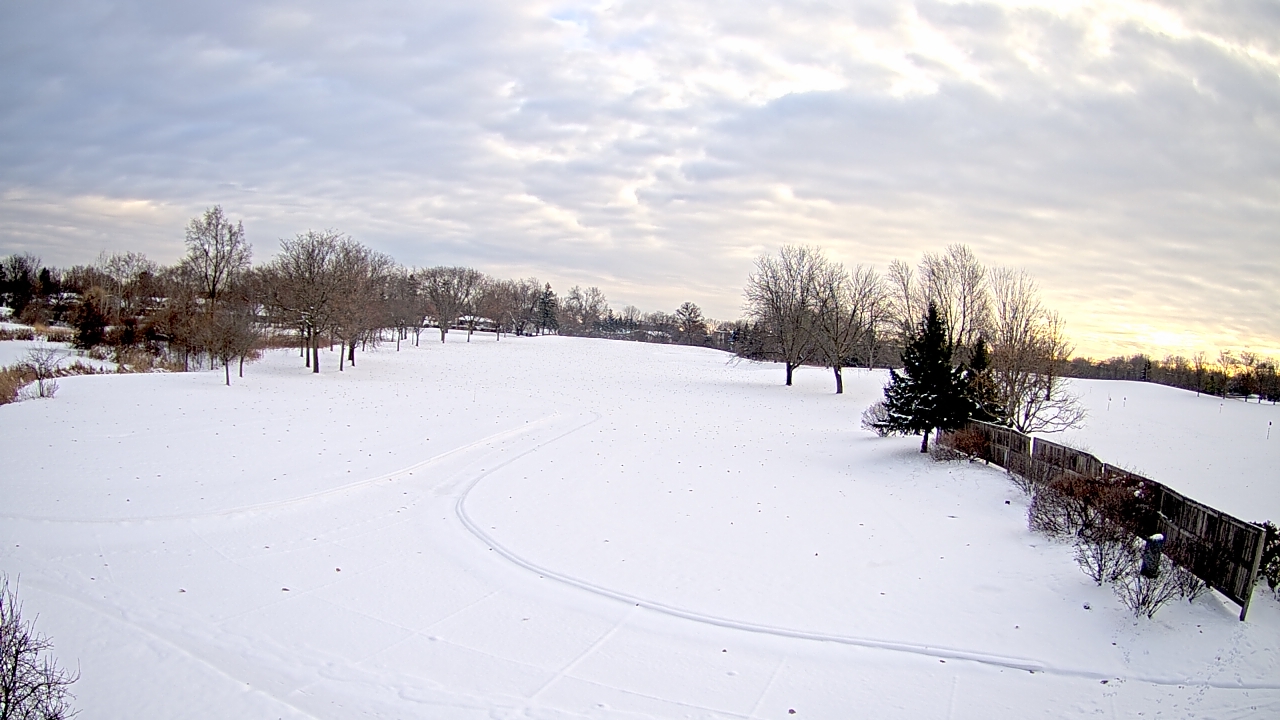 Thumbnail for current weather camera view from Village Links of Glen Ellyn in Glen Ellyn, Illinois