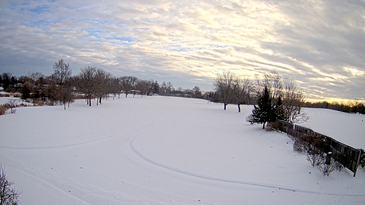 Thumbnail for current weather camera view from Village Links of Glen Ellyn in Glen Ellyn, Illinois