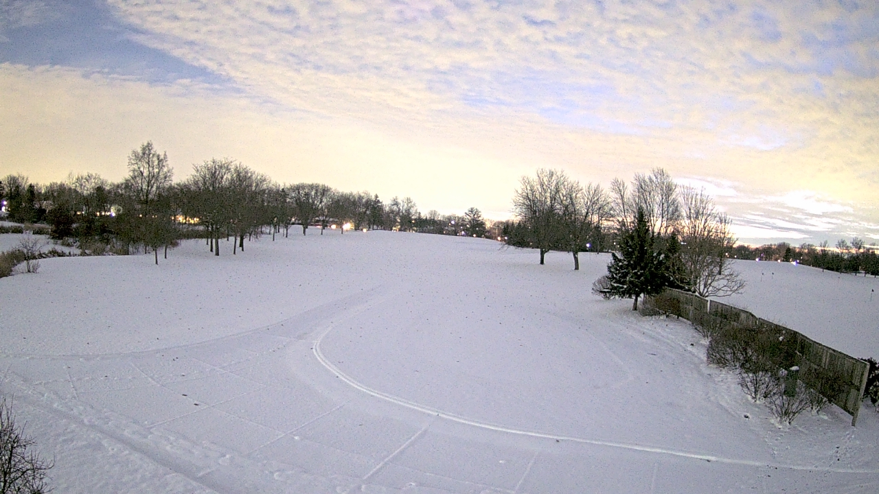 Thumbnail for current weather camera view from Village Links of Glen Ellyn in Glen Ellyn, Illinois