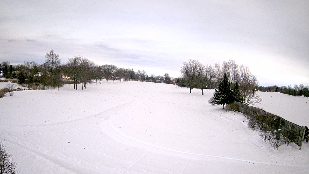 Thumbnail for current weather camera view from Village Links of Glen Ellyn in Glen Ellyn, Illinois