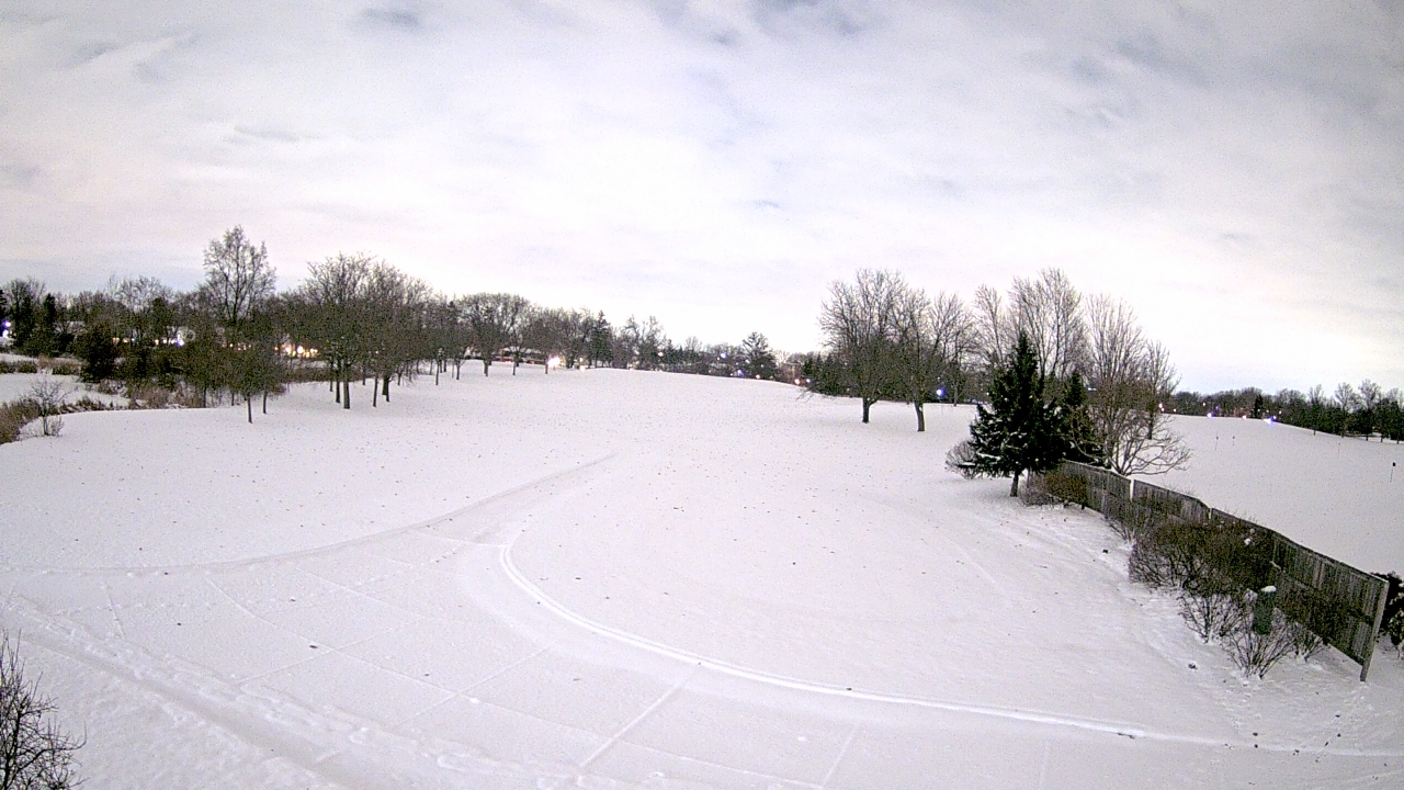 Thumbnail for current weather camera view from Village Links of Glen Ellyn in Glen Ellyn, Illinois