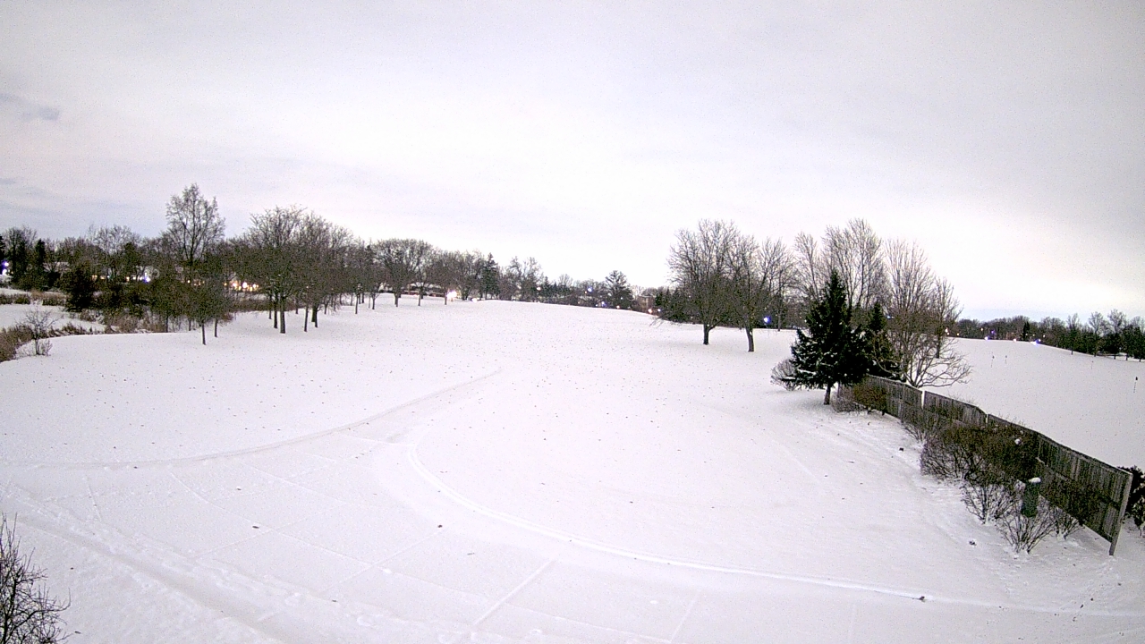 Thumbnail for current weather camera view from Village Links of Glen Ellyn in Glen Ellyn, Illinois