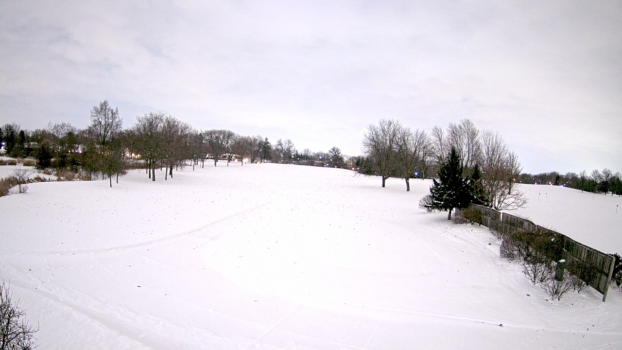 Thumbnail for current weather camera view from Village Links of Glen Ellyn in Glen Ellyn, Illinois