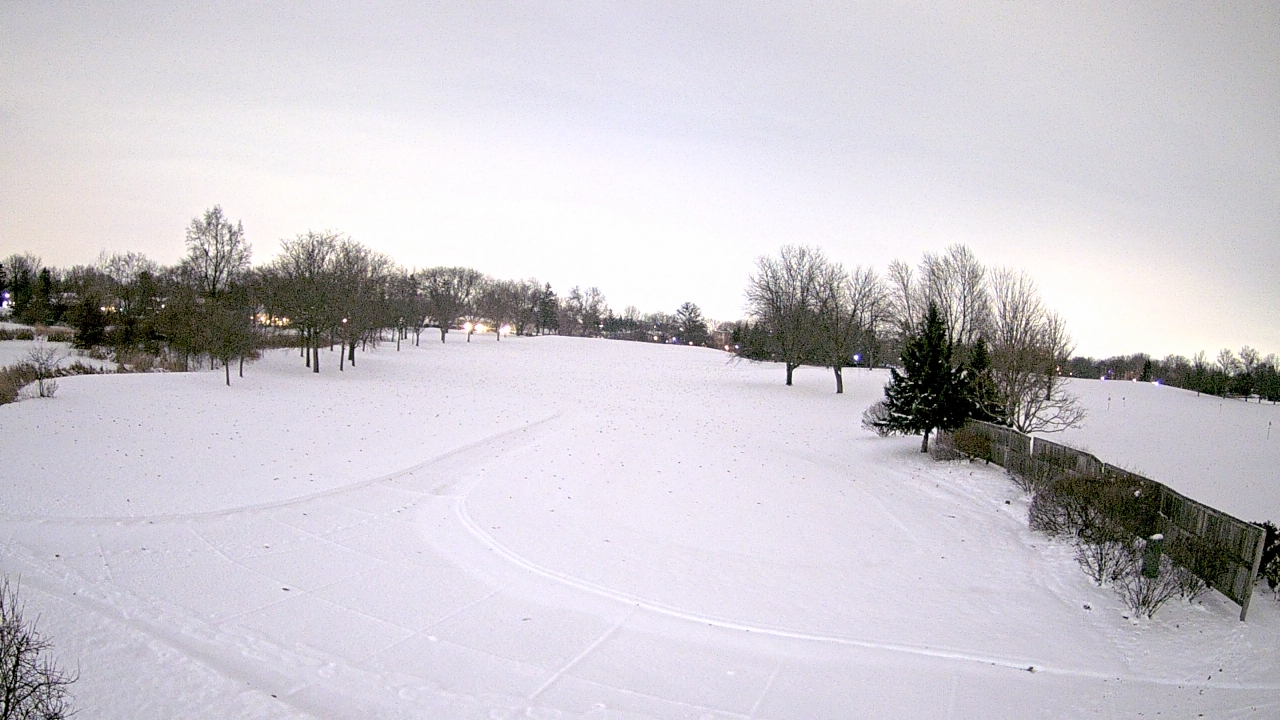Thumbnail for current weather camera view from Village Links of Glen Ellyn in Glen Ellyn, Illinois