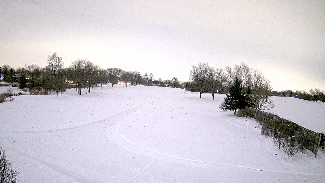 Thumbnail for current weather camera view from Village Links of Glen Ellyn in Glen Ellyn, Illinois