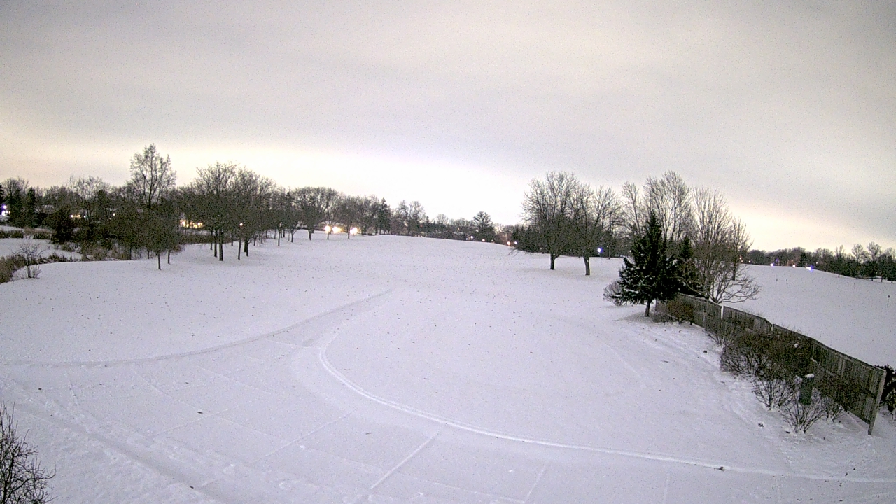 Thumbnail for current weather camera view from Village Links of Glen Ellyn in Glen Ellyn, Illinois