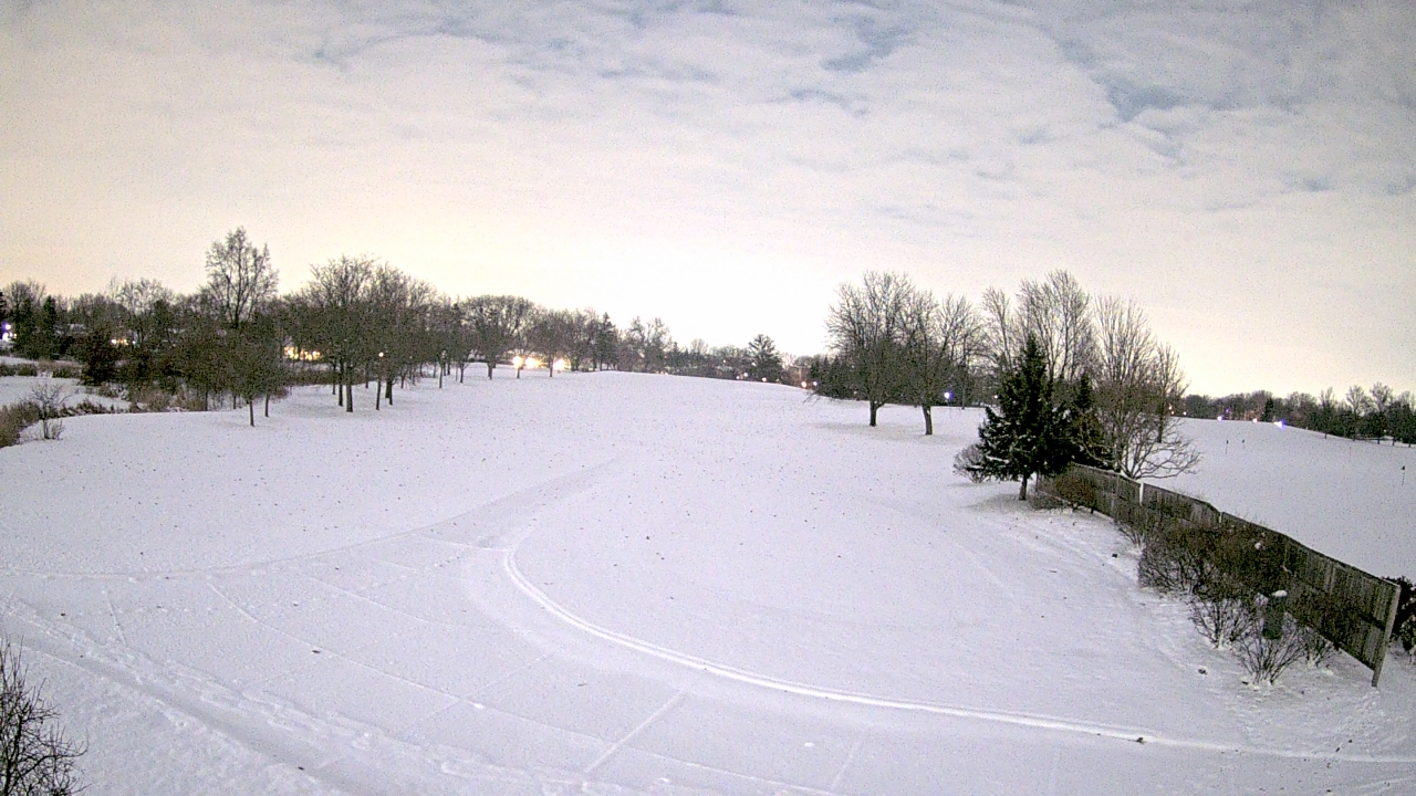 Thumbnail for current weather camera view from Village Links of Glen Ellyn in Glen Ellyn, Illinois