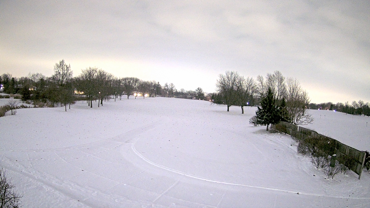Thumbnail for current weather camera view from Village Links of Glen Ellyn in Glen Ellyn, Illinois
