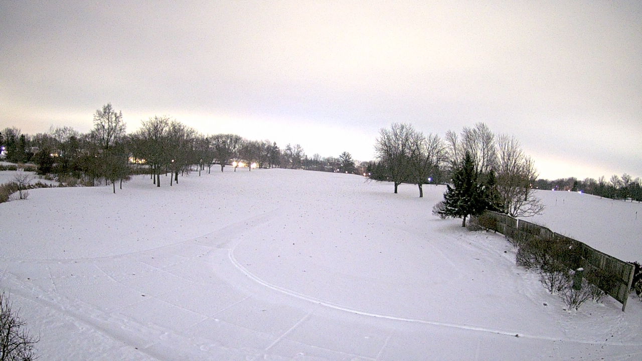 Thumbnail for current weather camera view from Village Links of Glen Ellyn in Glen Ellyn, Illinois