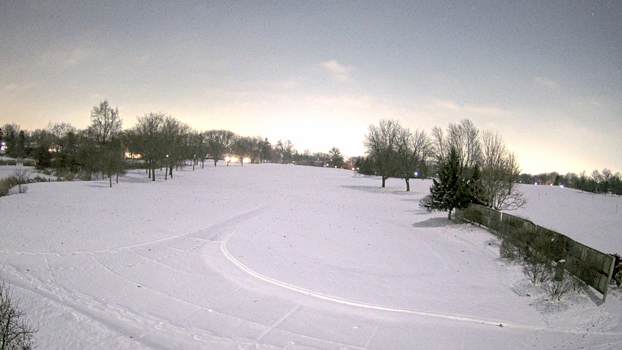 Thumbnail for current weather camera view from Village Links of Glen Ellyn in Glen Ellyn, Illinois