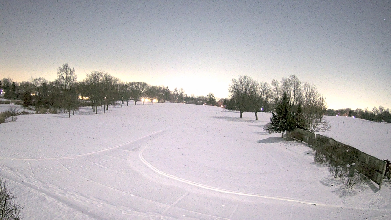 Thumbnail for current weather camera view from Village Links of Glen Ellyn in Glen Ellyn, Illinois