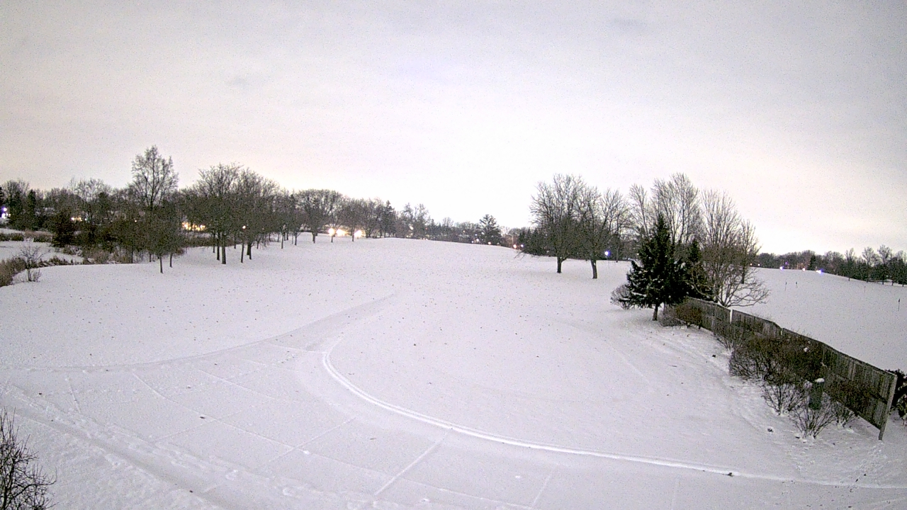 Thumbnail for current weather camera view from Village Links of Glen Ellyn in Glen Ellyn, Illinois