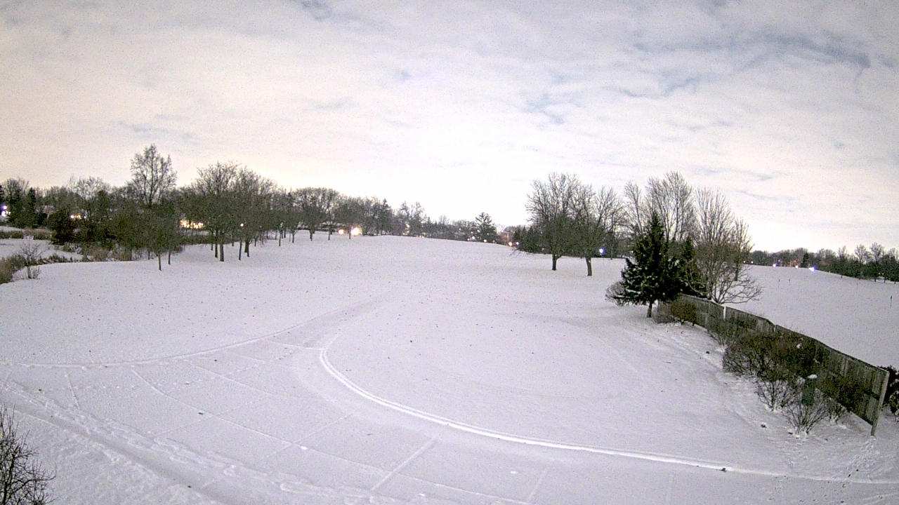 Thumbnail for current weather camera view from Village Links of Glen Ellyn in Glen Ellyn, Illinois
