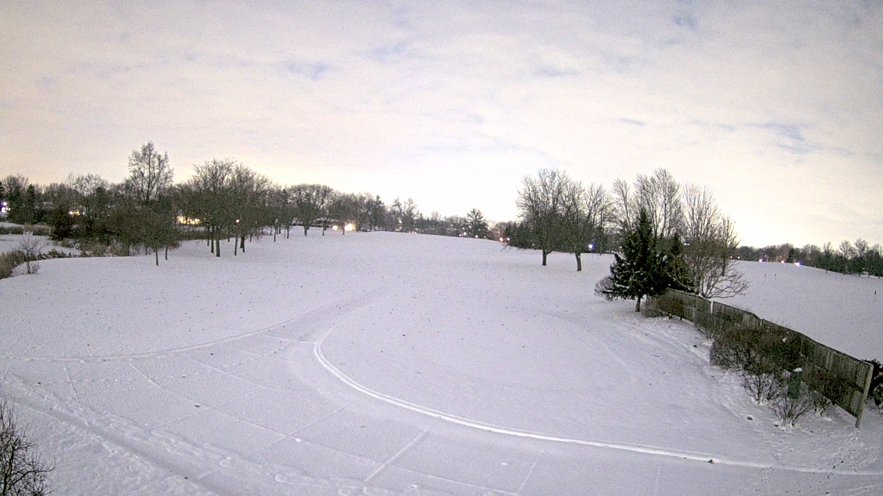 Thumbnail for current weather camera view from Village Links of Glen Ellyn in Glen Ellyn, Illinois