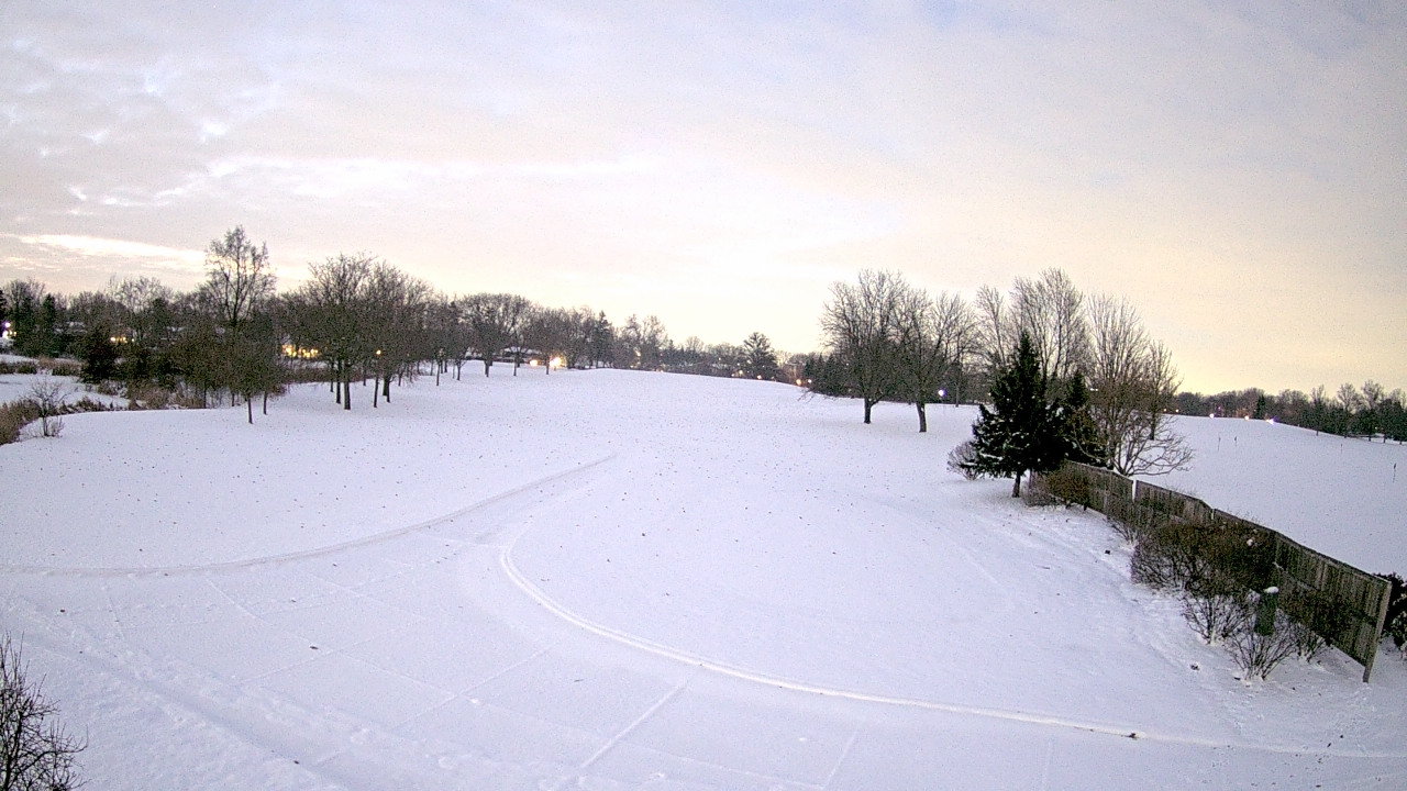 Thumbnail for current weather camera view from Village Links of Glen Ellyn in Glen Ellyn, Illinois