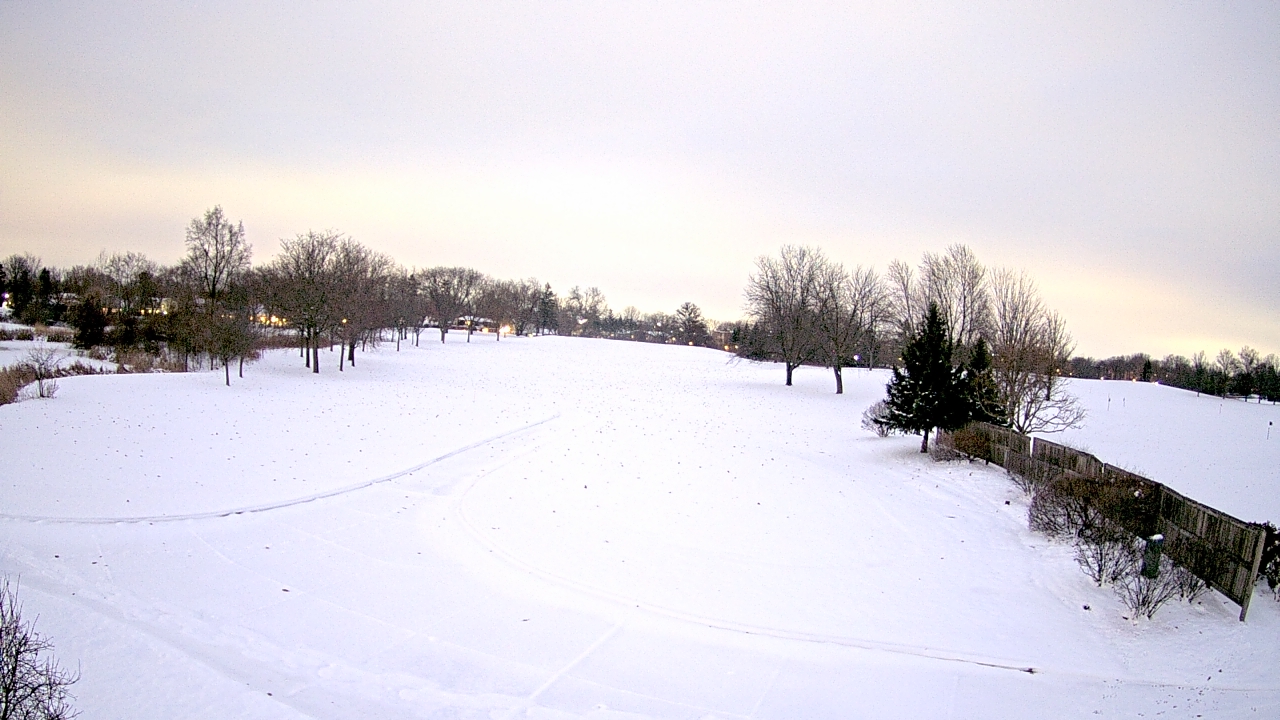 Thumbnail for current weather camera view from Village Links of Glen Ellyn in Glen Ellyn, Illinois