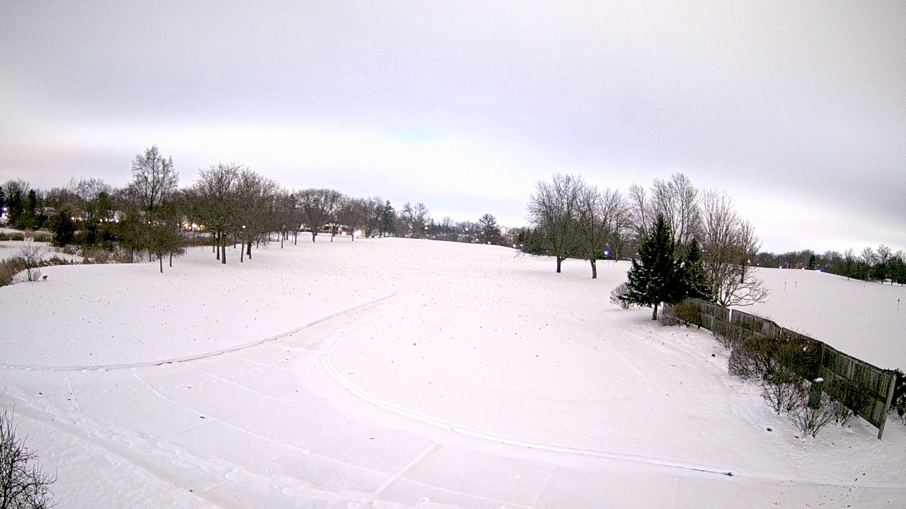 Thumbnail for current weather camera view from Village Links of Glen Ellyn in Glen Ellyn, Illinois