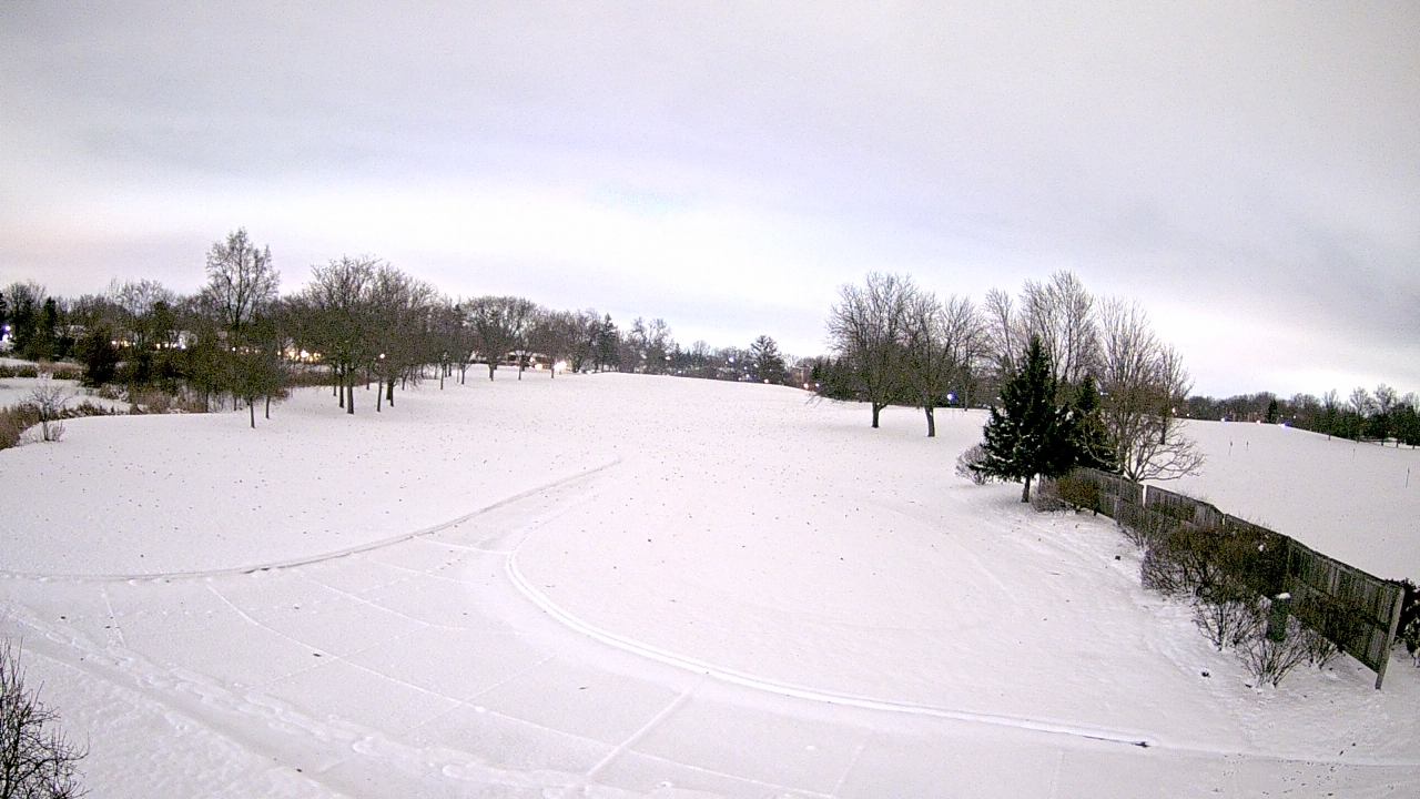 Thumbnail for current weather camera view from Village Links of Glen Ellyn in Glen Ellyn, Illinois