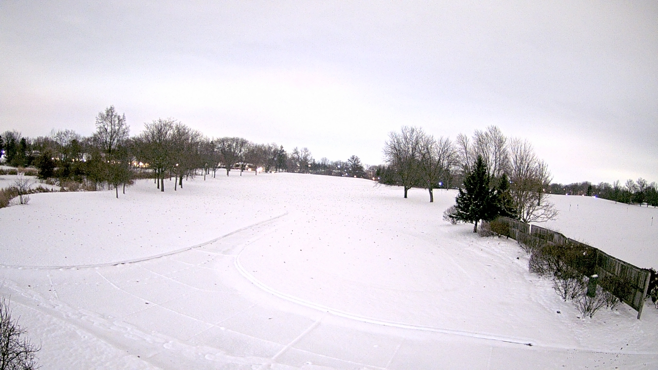 Thumbnail for current weather camera view from Village Links of Glen Ellyn in Glen Ellyn, Illinois