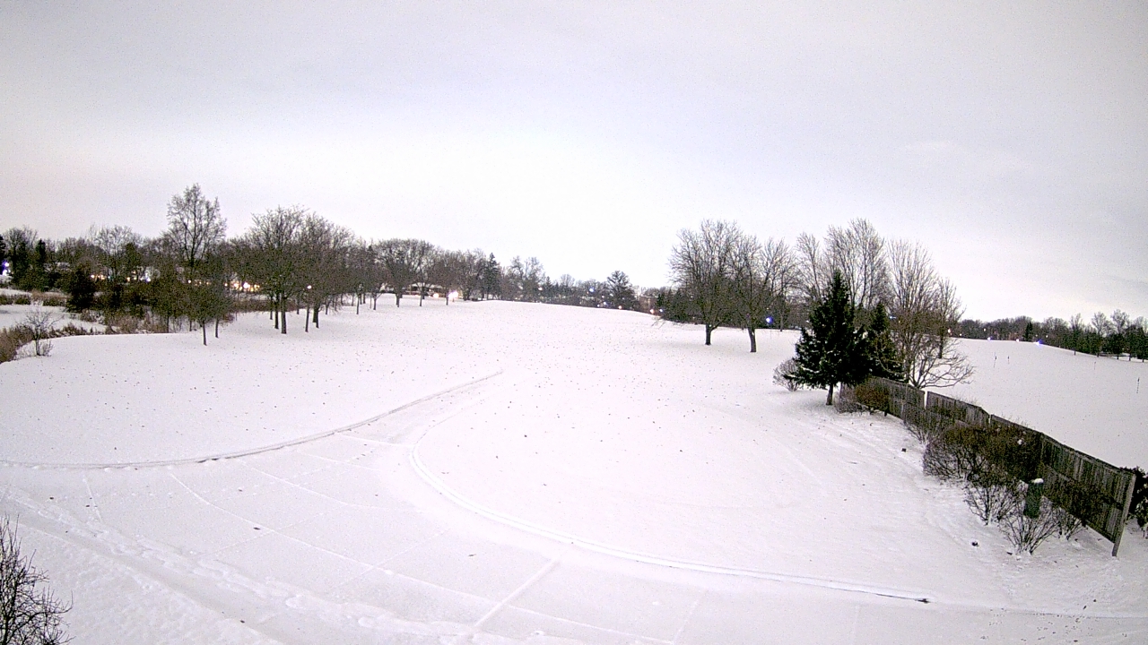 Thumbnail for current weather camera view from Village Links of Glen Ellyn in Glen Ellyn, Illinois
