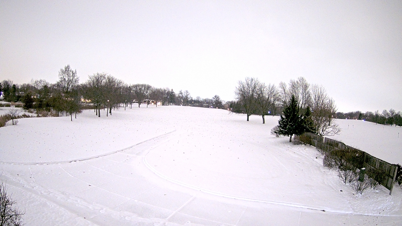 Thumbnail for current weather camera view from Village Links of Glen Ellyn in Glen Ellyn, Illinois