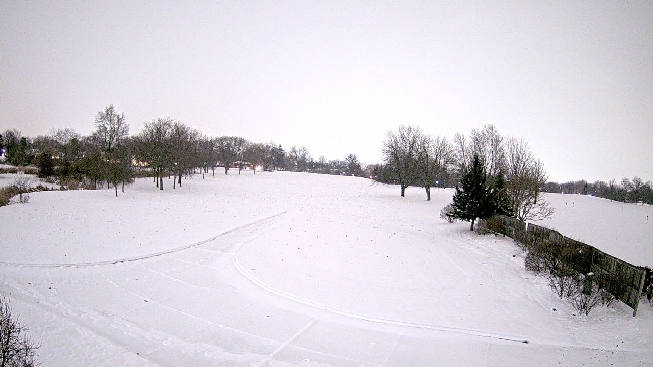 Thumbnail for current weather camera view from Village Links of Glen Ellyn in Glen Ellyn, Illinois