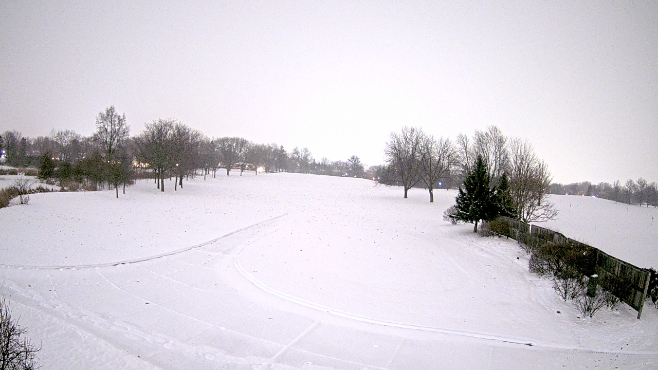 Thumbnail for current weather camera view from Village Links of Glen Ellyn in Glen Ellyn, Illinois