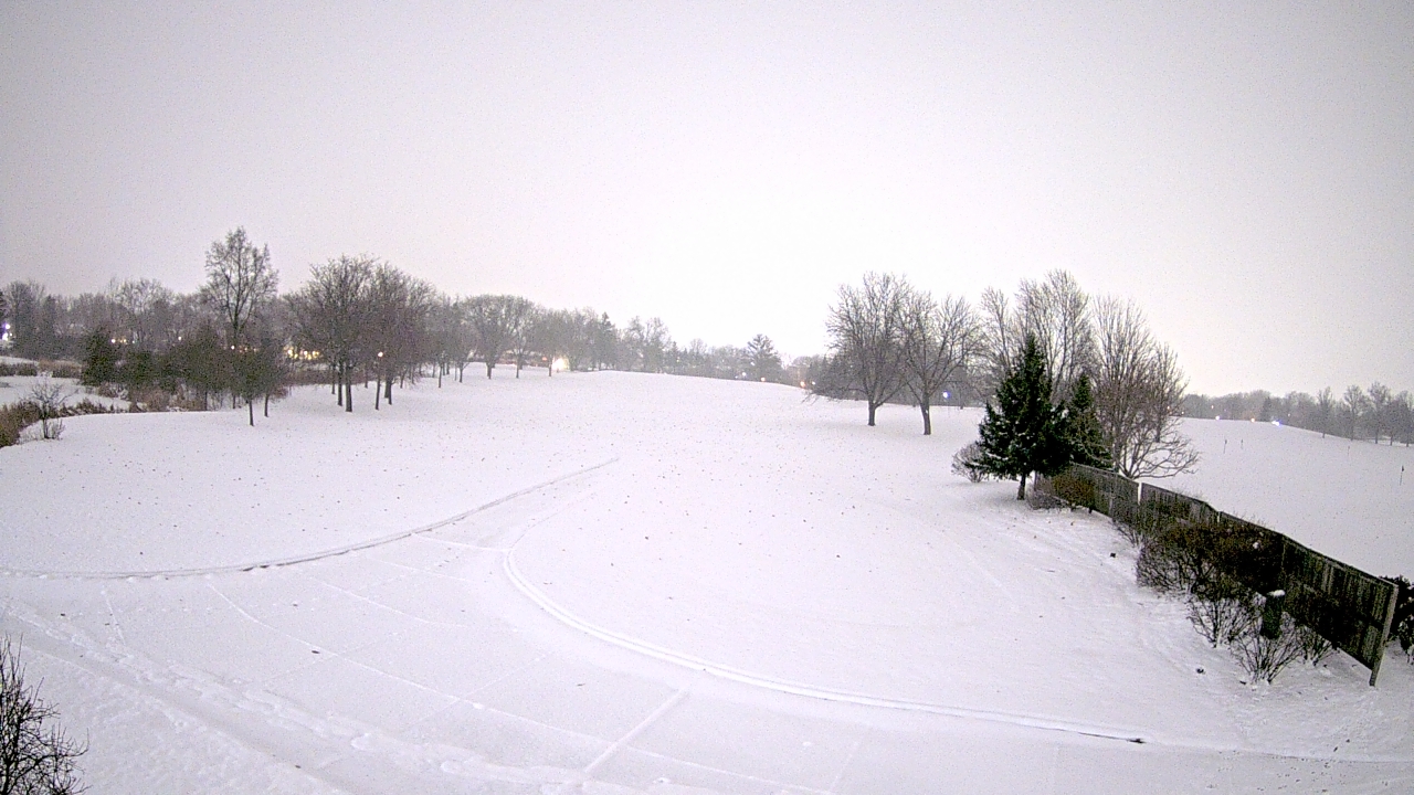 Thumbnail for current weather camera view from Village Links of Glen Ellyn in Glen Ellyn, Illinois