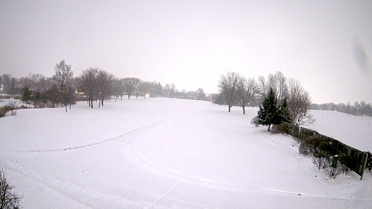 Thumbnail for current weather camera view from Village Links of Glen Ellyn in Glen Ellyn, Illinois