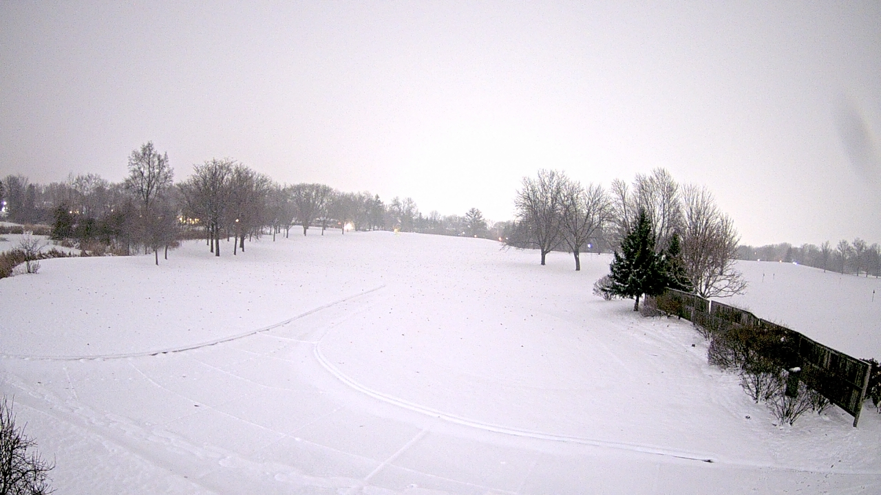 Thumbnail for current weather camera view from Village Links of Glen Ellyn in Glen Ellyn, Illinois