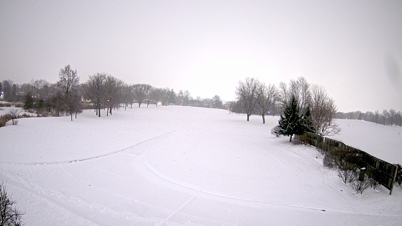 Thumbnail for current weather camera view from Village Links of Glen Ellyn in Glen Ellyn, Illinois